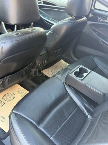 Hyundai Sonata-6