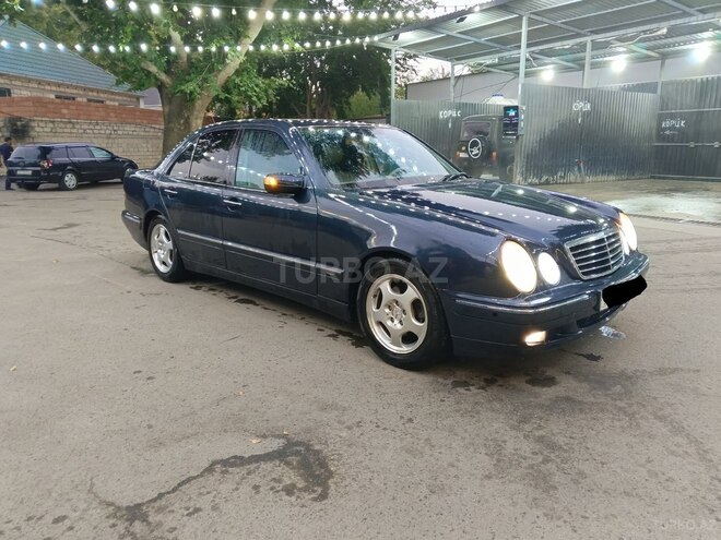 Mercedes E 320-5