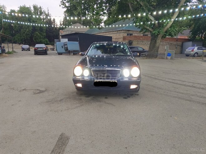 Mercedes E 320-1