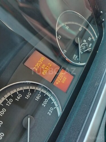 Mercedes Viano-8