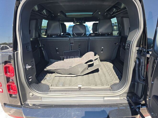 Land Rover Defender-8