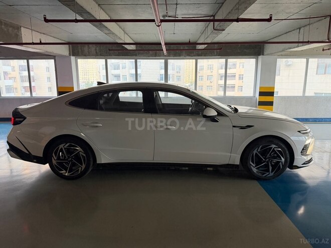 Hyundai Sonata-8