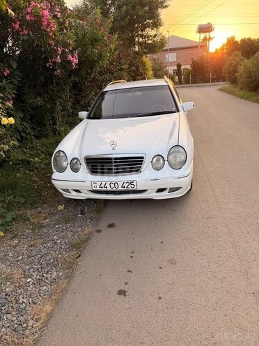 Mercedes E 220-2