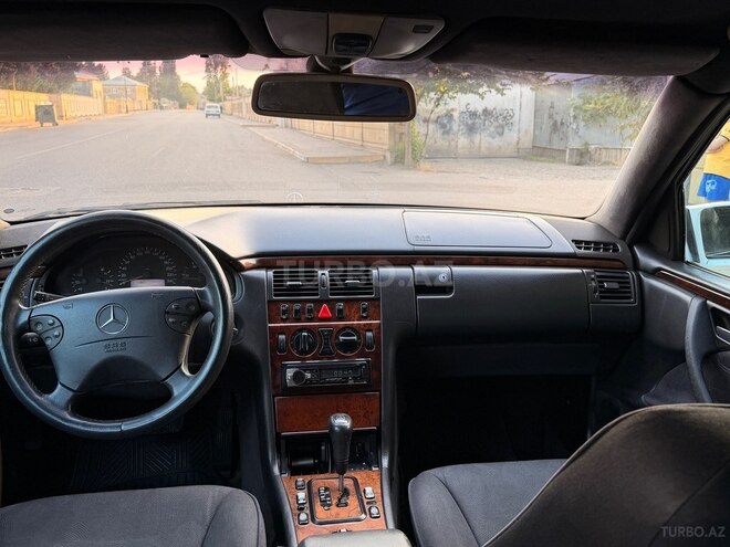 Mercedes E 220-14