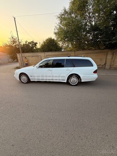 Mercedes E 220-4