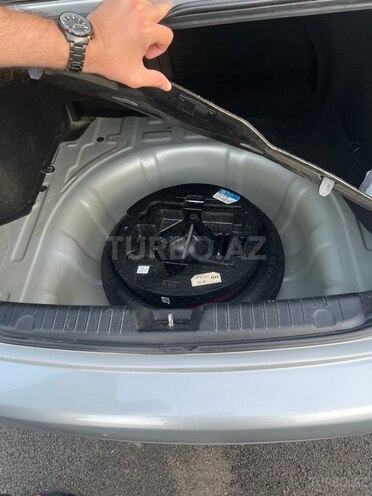 Hyundai Elantra-11