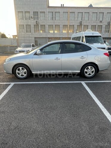 Hyundai Elantra-4