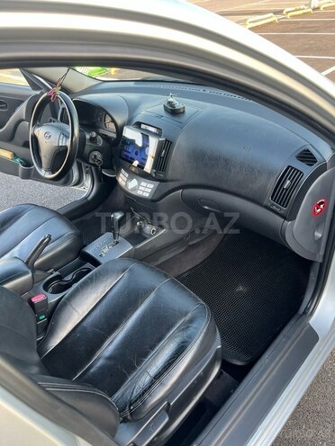 Hyundai Elantra-17