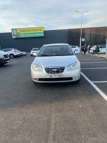 Hyundai Elantra-1