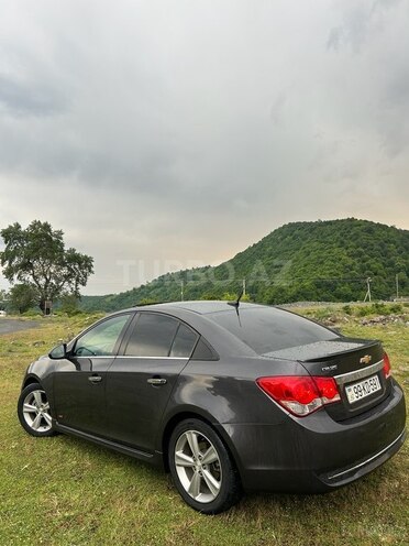 Chevrolet Cruze-6