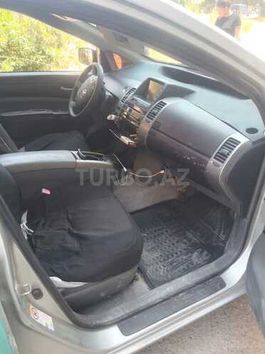 Toyota Prius-10