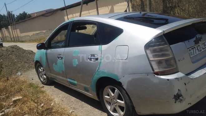 Toyota Prius-4