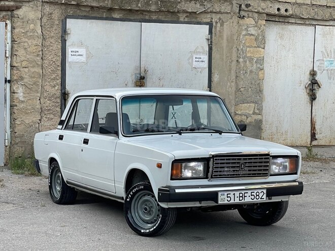 LADA (VAZ) 2107-2