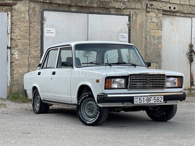 LADA (VAZ) 2107-1
