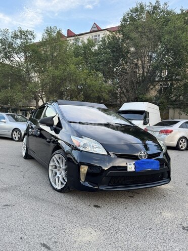 Toyota Prius-1