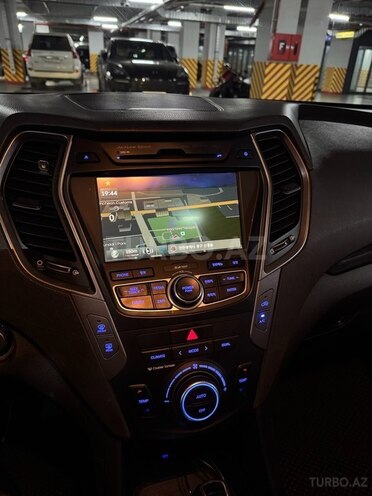 Hyundai Santa Fe-13