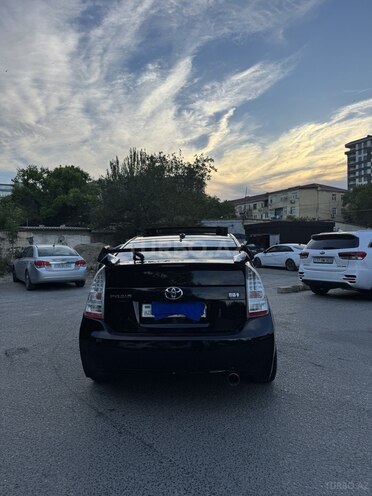 Toyota Prius-5
