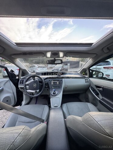 Toyota Prius-10