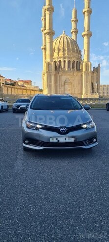 Toyota Auris-1