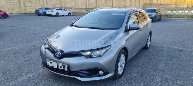 Toyota Auris-3