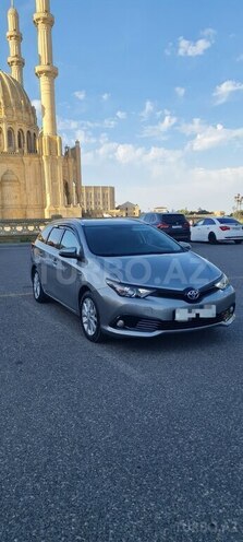 Toyota Auris-2