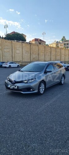 Toyota Auris-4