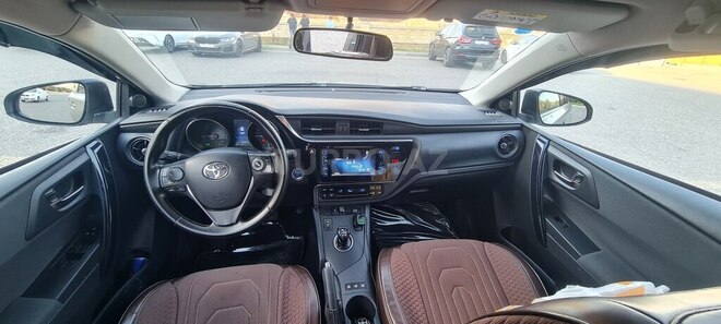 Toyota Auris-10