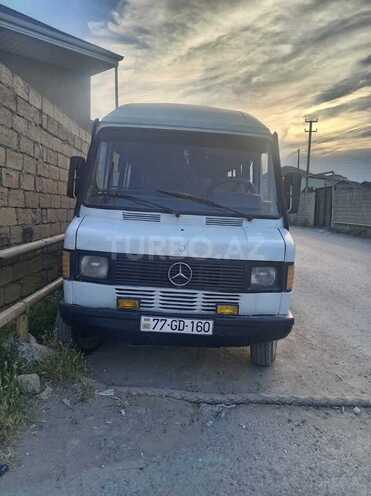 Mercedes 208 D-1