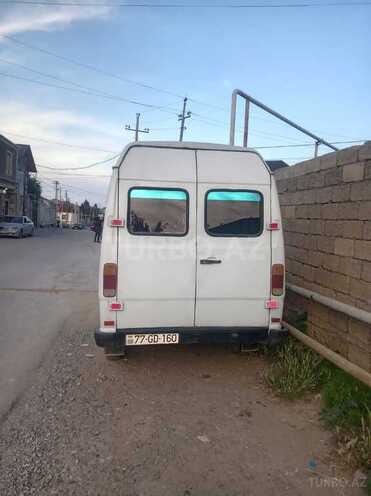 Mercedes 208 D-3
