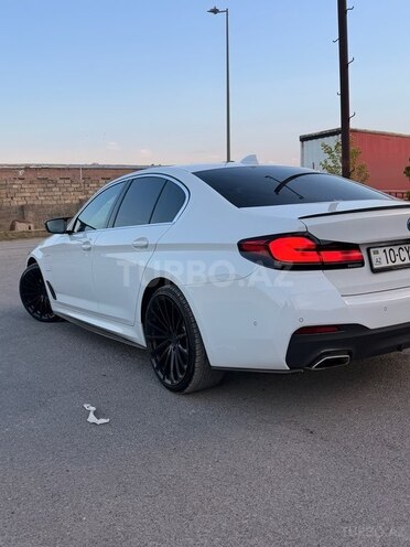 BMW 530e-5