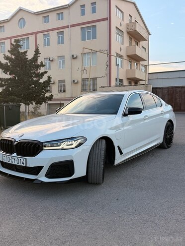 BMW 530e-2