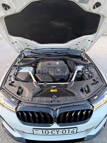 BMW 530e-10