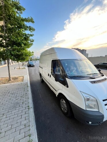 Ford Transit-3