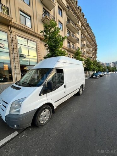Ford Transit-4