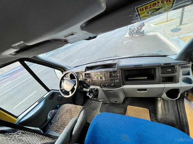 Ford Transit-5