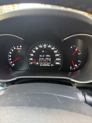 Kia Sorento-16