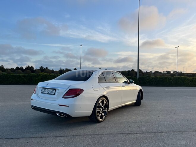 Mercedes E 220 d-2