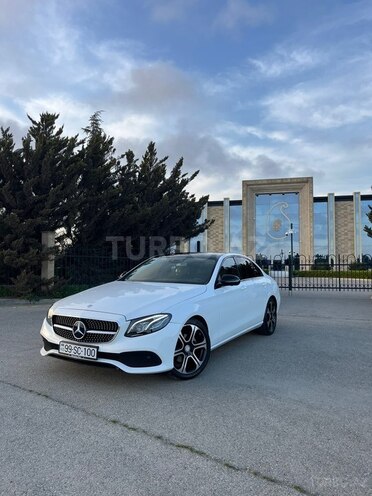 Mercedes E 220 d-4
