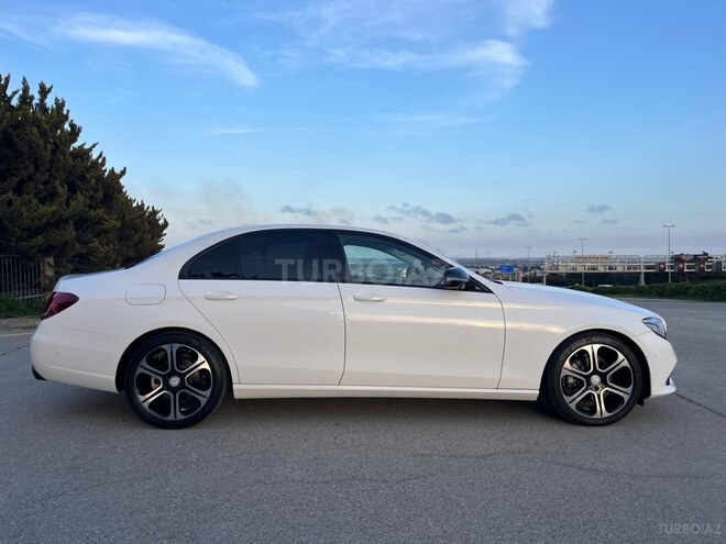 Mercedes E 220 d-6