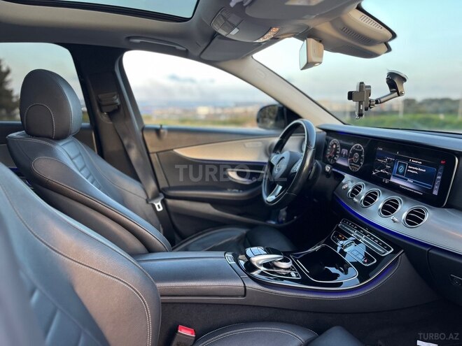 Mercedes E 220 d-17