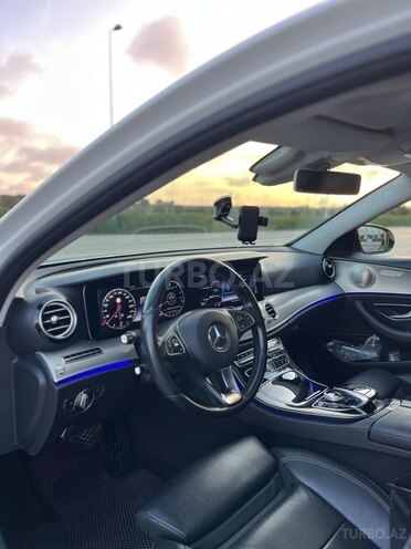 Mercedes E 220 d-10