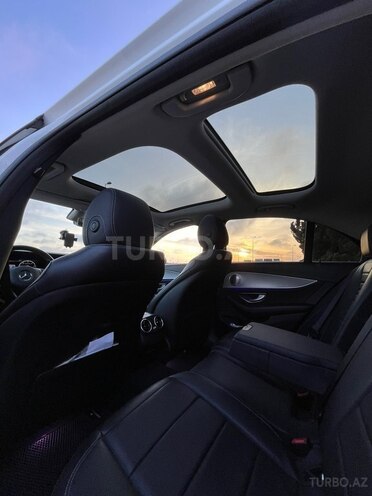 Mercedes E 220 d-13