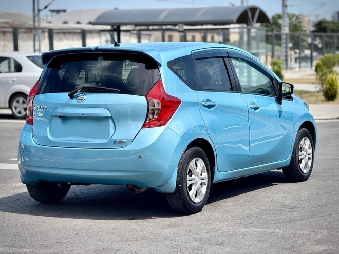 Nissan Note-7