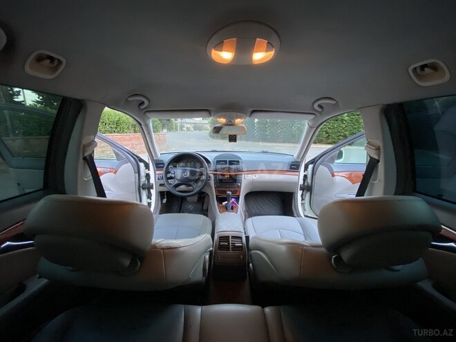 Mercedes E 200-10