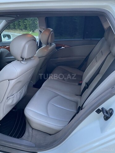 Mercedes E 200-13
