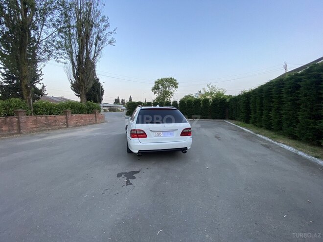Mercedes E 200-8