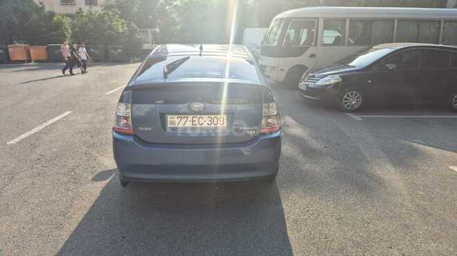 Toyota Prius-4