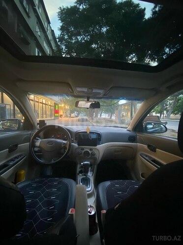 Hyundai Accent-5