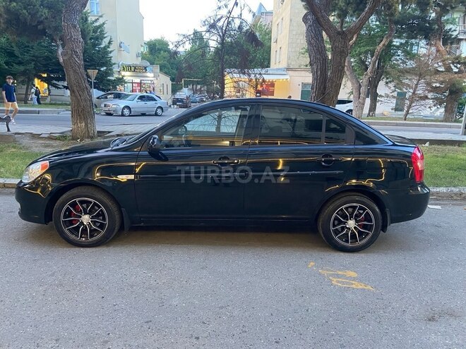 Hyundai Accent-7