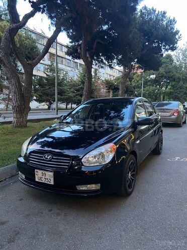 Hyundai Accent-4